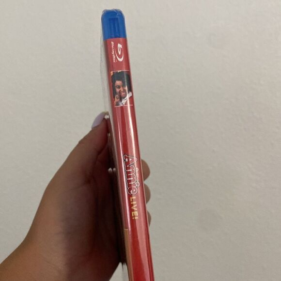 NEW- Blue ray -Annie LIVE NBC - Picture 3 of 4